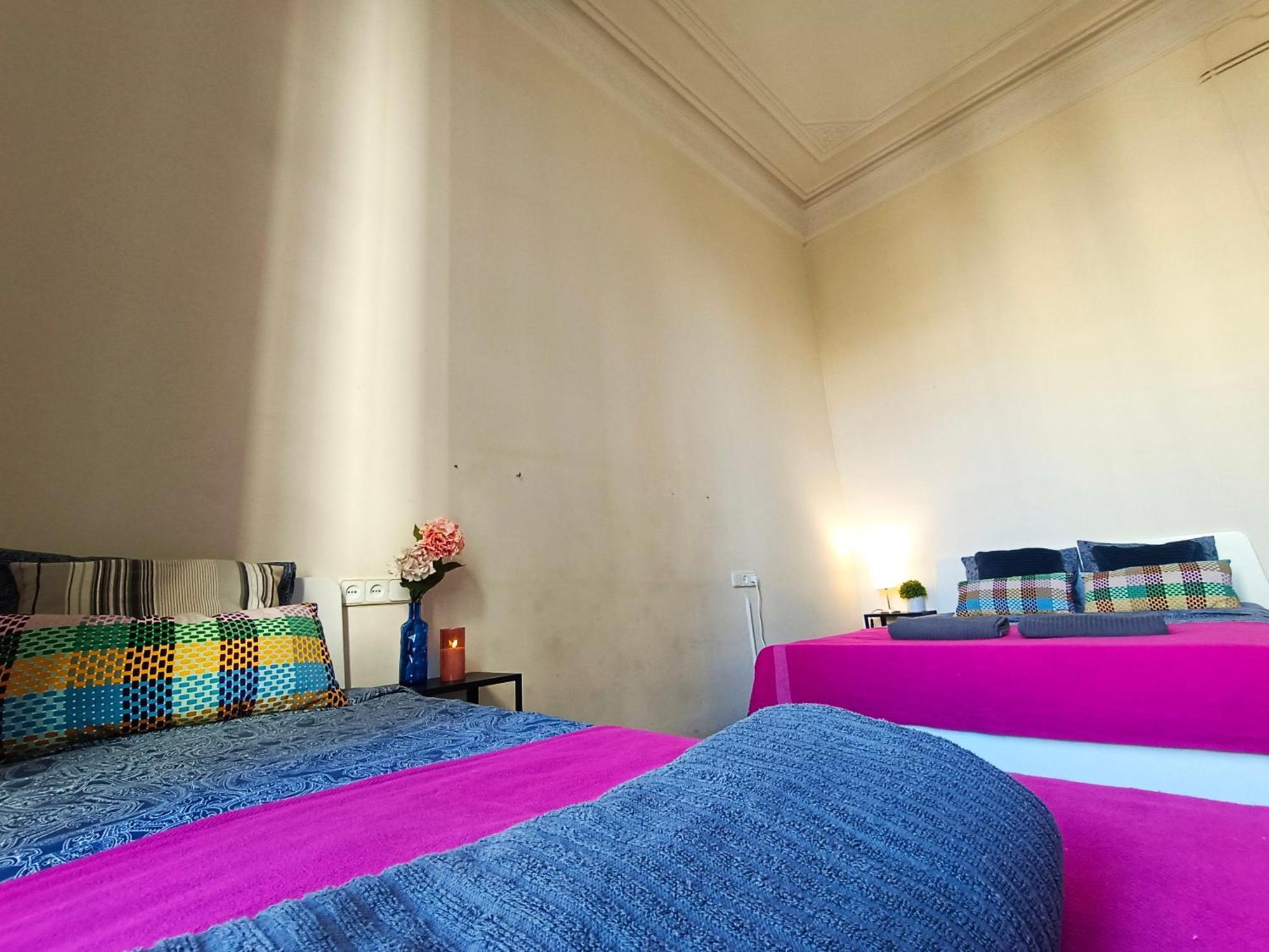 By Urquinaona Rooms Барселона Екстериор снимка