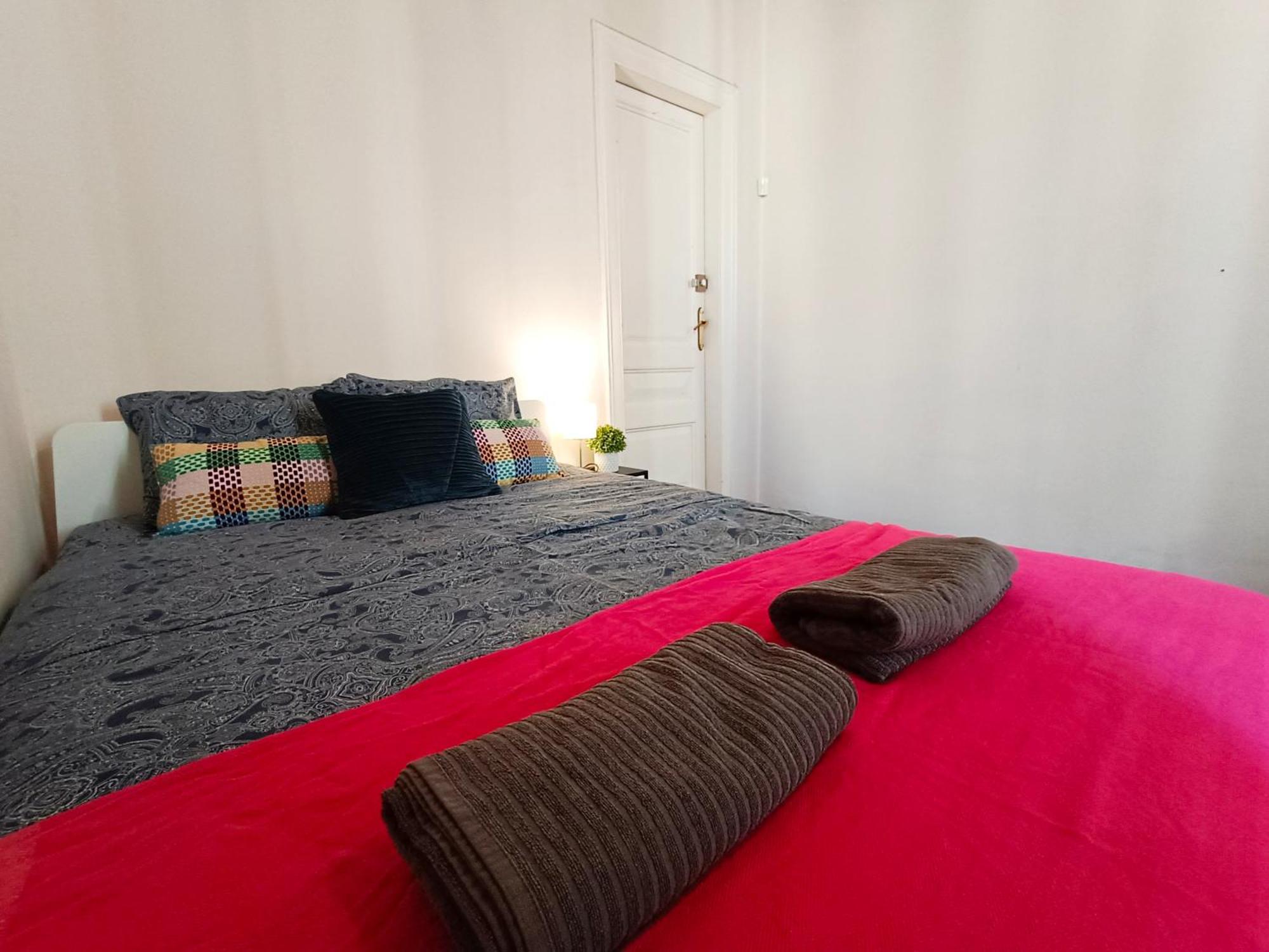 By Urquinaona Rooms Барселона Екстериор снимка