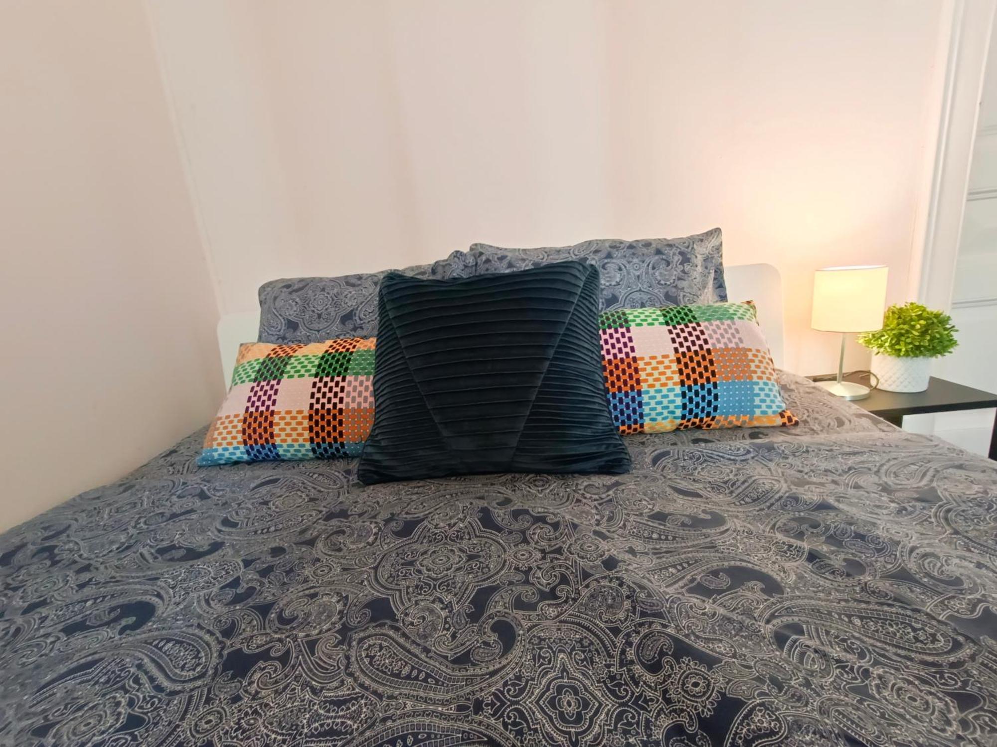 By Urquinaona Rooms Барселона Екстериор снимка